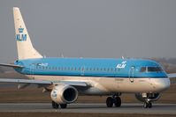 PH-EZR @ LOWW - KLM EMB190 - by Andy Graf - VAP