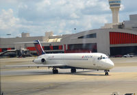 N600TR @ KATL - Taxi Atlanta - by Ronald Barker