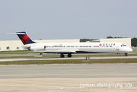 N980DL @ KSRQ - Delta Flight 2298 (N980DL) departs Sarasota-Bradenton International Airport enroute to Hartsfield-Jackson Atlanta International Airport - by Donten Photography