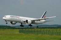 F-GSQF @ LFPG - Boeing 777-328 (ER), Landing Rwy 26L, Roissy Charles De Gaulle Airport (LFPG-CDG) - by Yves-Q