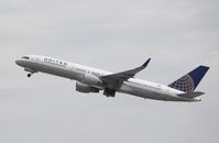 N544UA @ KLAX - Boeing 757-200 - by Mark Pasqualino