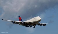 N667US @ KJFK - Going To A Landing on 22L, JFK - by Gintaras B.