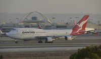 VH-OEJ @ KLAX - Taxiing to gate at LAX - by Todd Royer