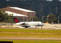 N929EV @ KATL - Landing Atlanta - by Ronald Barker