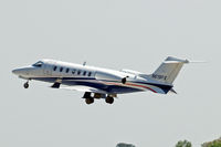 N619FX @ KPDK - Learjet 40 [45-2082] (Flexjets) Atlanta-Dekalb Peachtree~N 21/04/2010 - by Ray Barber