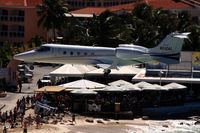 N312AL @ SXM - At famous Maho Beach - by Wolfgang Zilske
