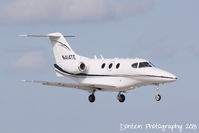 N414TE @ KSRQ - Raytheon Premier 1 (N414TE) arrives at Sarasota-Bradenton International Airport following a flight from Tampa International Airport - by Donten Photography