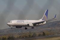 N35260 @ KBIL - United Airlines Boeing 737 @ Bil - by Daniel Ihde