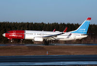 LN-NGE @ ESSA - Landing runway 26. - by Anders Nilsson