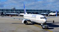 N38257 @ KORD - Pushback ORD - by Ronald Barker