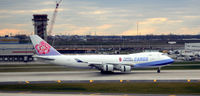 B-18720 @ KORD - Landing O'Hare - by Ronald Barker