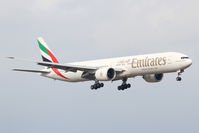 A6-ECU @ LOWW - Emirates B777 - by Thomas Ranner