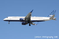 N265JB @ KSRQ - JetBlue Flight 741 (N265JB) Blue Streak arrives at Sarasota-Bradenton International Airport following a flight from Boston-Logan International Airport - by Donten Photography