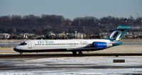 N959AT @ KDCA - Takeoff National - by Ronald Barker