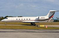 N508QS @ KFXE - Netjets G5 taxying for departure. - by FerryPNL