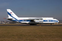 RA-82044 @ LOWL - cargo lnz - by Peter Pabel