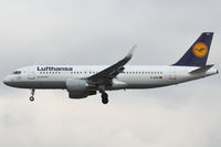 D-AIUA @ EDDF - Lufthansa - by Air-Micha