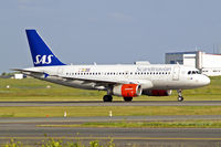 OY-KBP @ EKCH - Airbus A319-131 [2888] (SAS Scandinavian Airlines) Copenhagen-Kastrup~OY 10/06/2008 - by Ray Barber