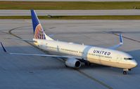 N39450 @ KFLL - United B739 arriving at its gate. - by FerryPNL