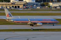 N907AN @ KFLL - American B738 taxying out. - by FerryPNL