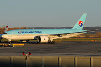 HL8252 @ VIE - Korean Air Cargo - by Chris Jilli
