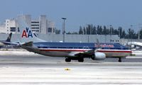 N918NN @ KMIA - American Airlines Boeing 737-823 - by Kreg Anderson