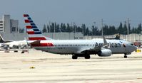 N933AN @ KMIA - American Airlines Boeing 737-823 - by Kreg Anderson