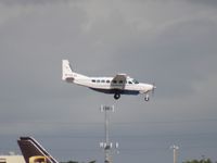 N208JH @ MIA - Cessna 208B