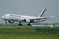 F-GSPO @ LFPG - Boeing 777-228 (ER), landing Rwy 26L, Roissy Charles De Gaulle Airport (LFPG-CDG) - by Yves-Q
