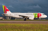 CS-TTB @ EGLL - London Heathrow - TAP Air Portugal - by KellyR115