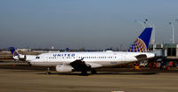 N841UA @ KORD - Taxi Chicago - by Ronald Barker
