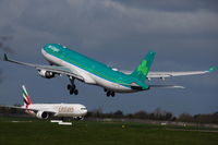EI-EDY @ EIDW - EI121 to Chicago O'Hare gets airborne from runway 28 at Dublin. - by Guinness