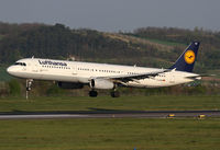D-AISW @ LOWW - Lufthansa A321 - by Thomas Ranner