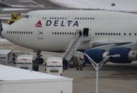 N661US @ DTW - Delta 747-400 with University of Michigan football team returning from Outback Bowl in Tampa