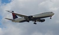 N832MH @ DTW - Delta 767-400 - by Florida Metal