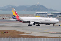 HL7792 @ VHHH - Asiana Airlines - by Martin Nimmervoll