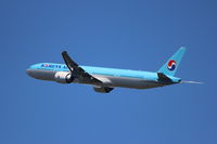 HL8250 @ KSEA - Korean Air. 777-3B5ER. HL8250 cn 37650 1023. Seattle Tacoma - International (SEA KSEA). Image © Brian McBride. 03 June 2013 - by Brian McBride