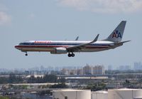 N921AN @ MIA - American 737-800 - by Florida Metal