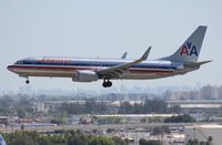 N930AN @ MIA - American 737-800 - by Florida Metal