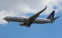 N24211 @ KTPA - United 737-800 - by Florida Metal