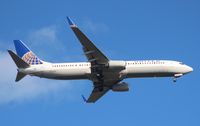 N27421 @ MCO - United 737-900