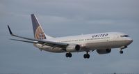 N27477 @ MIA - United 737-900 - by Florida Metal