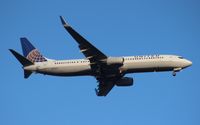 N37427 @ MCO - United 737-900