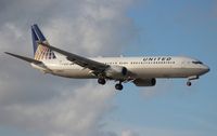 N38446 @ MIA - United 737-900 - by Florida Metal