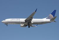 N73256 @ TPA - United 737-800