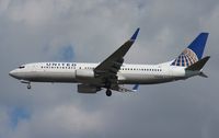 N73283 @ TPA - United 737-800