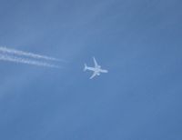 SP-LRA - LOT Dreamliner flying over Livonia Michigan at 32,000 ft from ORD to WAW - by Florida Metal