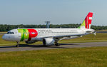 CS-TMW @ ELLX - taxying to the active - by Friedrich Becker