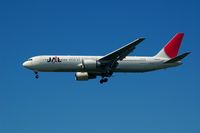 JA8976 @ RJCC - App Rwy 19L - by A.Itoh