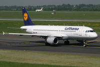D-AIQE @ EDDL - Airbus 320 Lufthansa - by Triple777